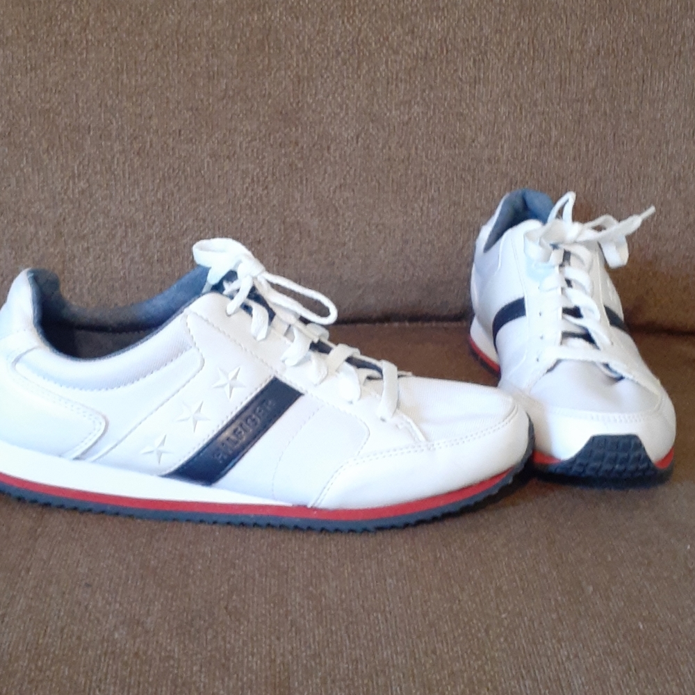 Tommy Hilfiger runners